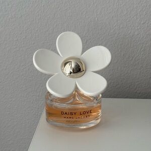 Marc Jacobs Daisy Love Perfume